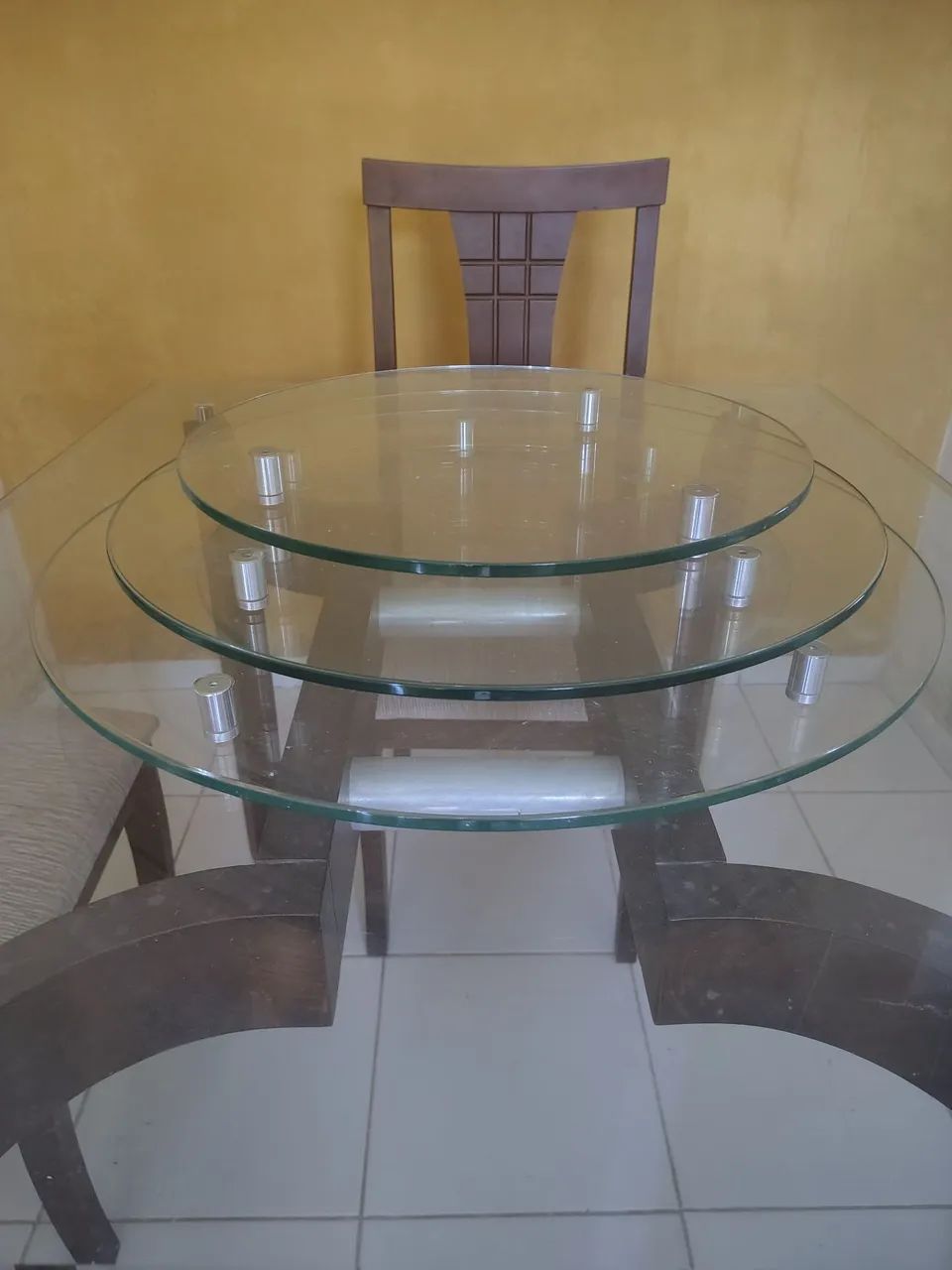 Tábuas de bolos sendo de vidros