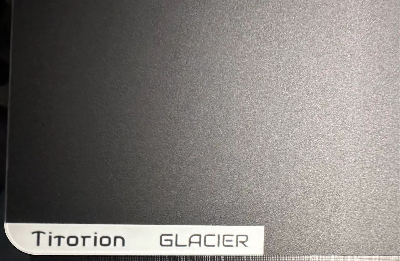 Mousepad de vidro Titorion Glacier em excelente estado.