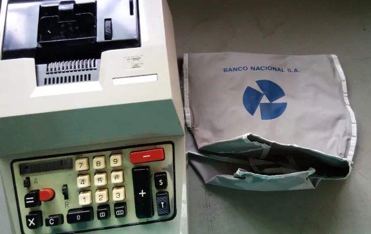 Máquinas de escrever e calcular - Foto 2