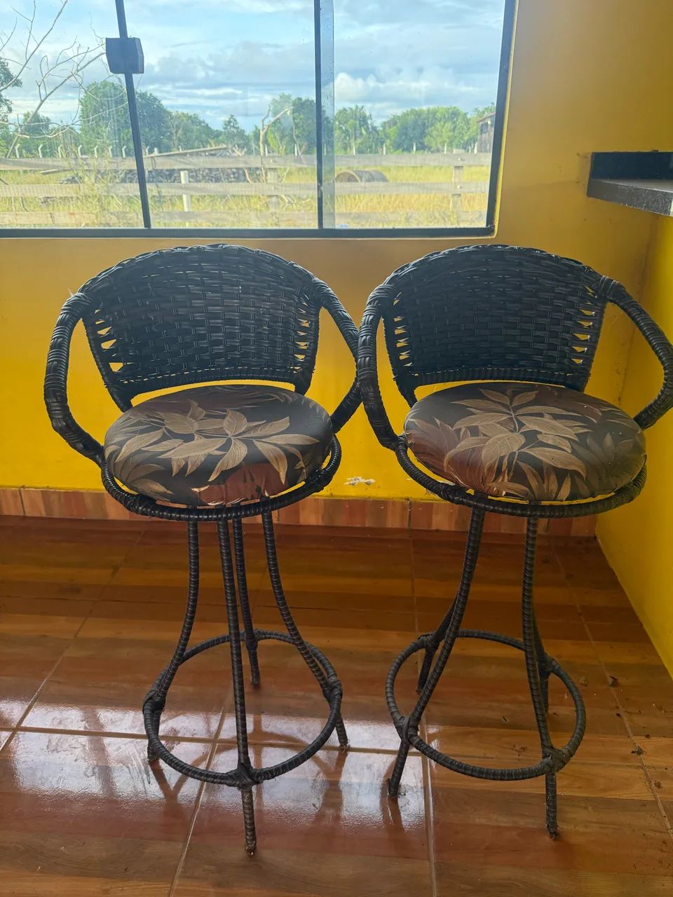 Vende-se cadeiras 400 reais cada  - Foto 4