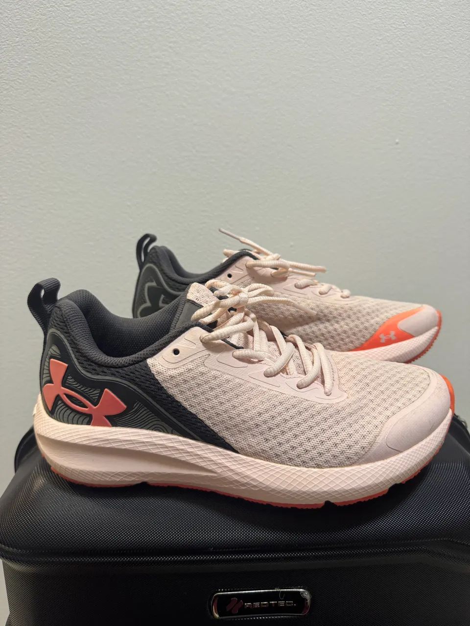 tenis under armour feminino charged guest
