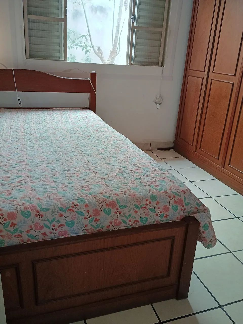 Cama de Madeira Maciça - Preço de Desapego - Foto 3