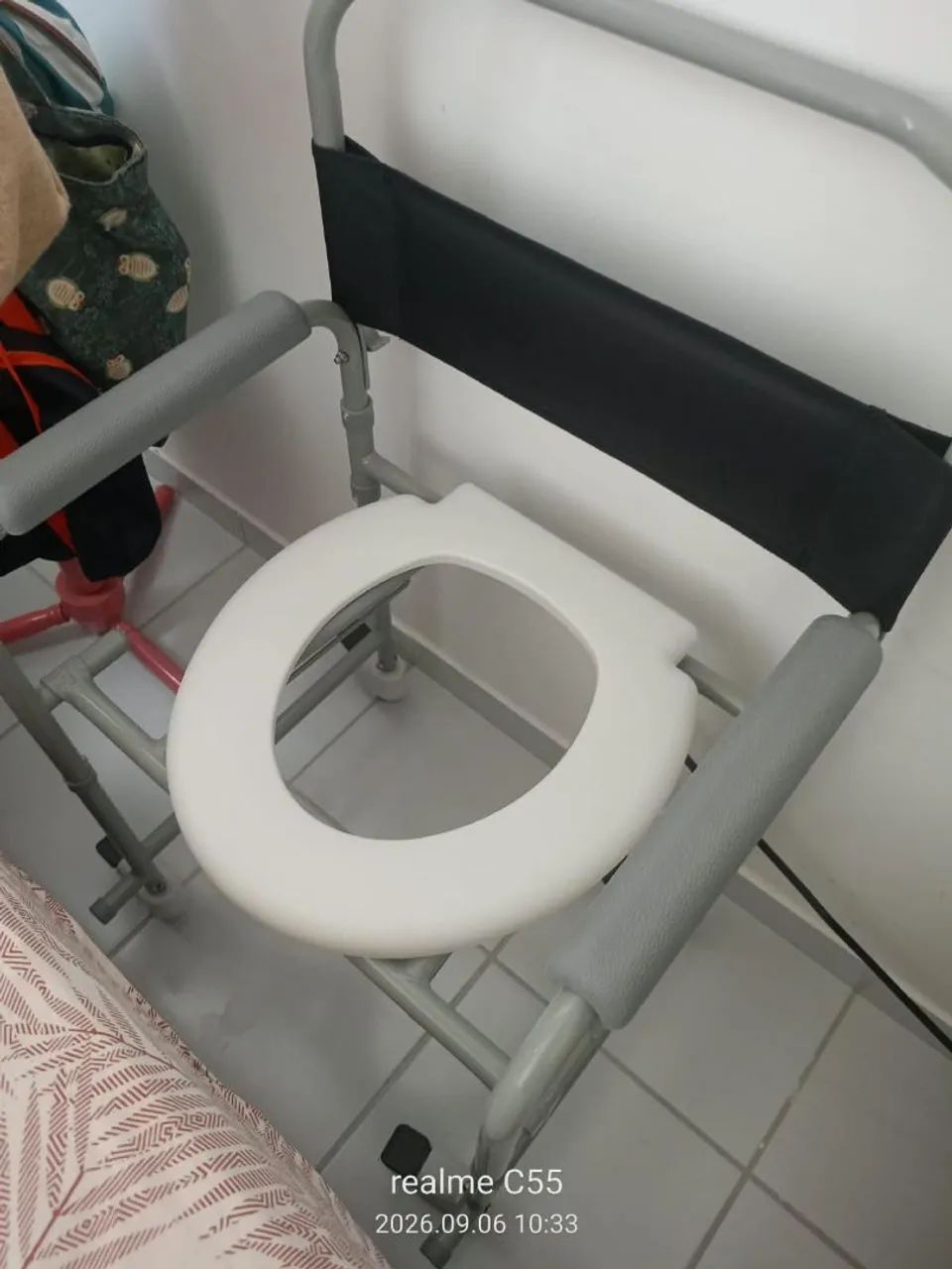 Cadeira de Banho e Andador  - Foto 3