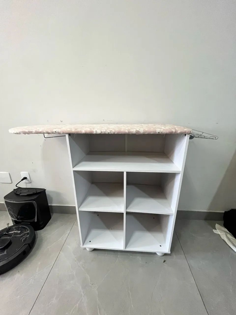Armário com tábua de Passar Roupas