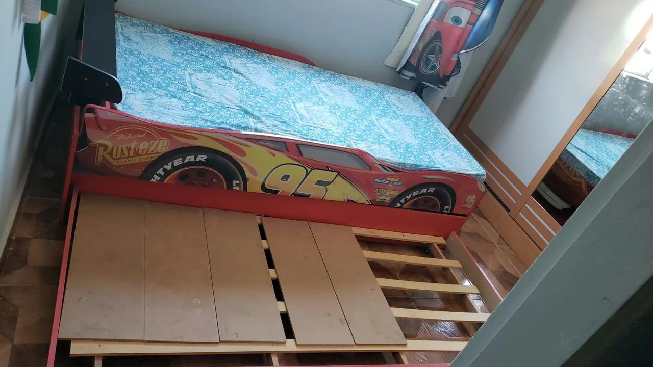 Cama carro relâmpago macquem