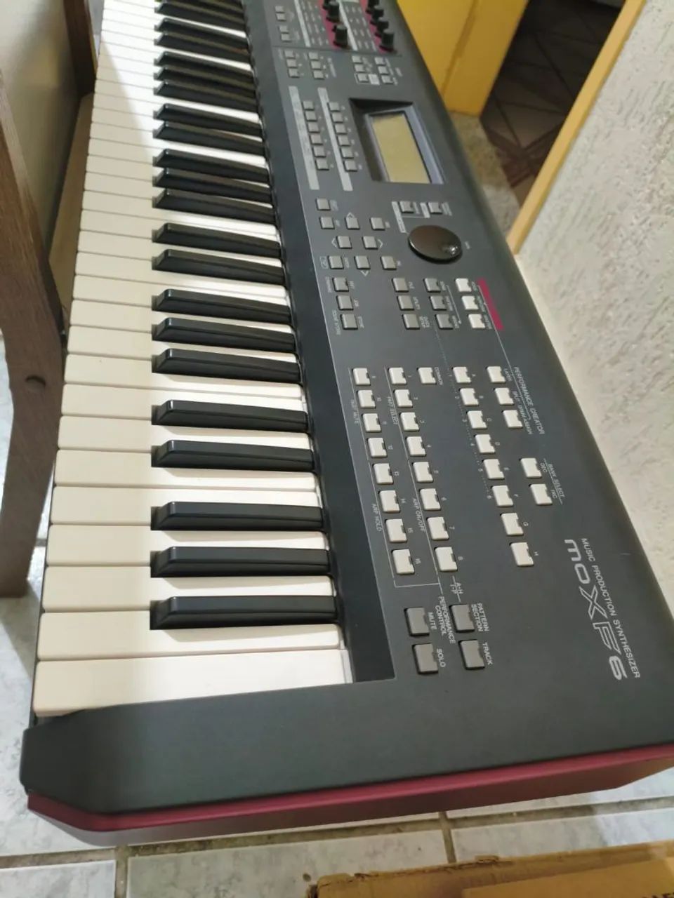 YAMAHA MOXF6 IMPECÁVEL  - Foto 4