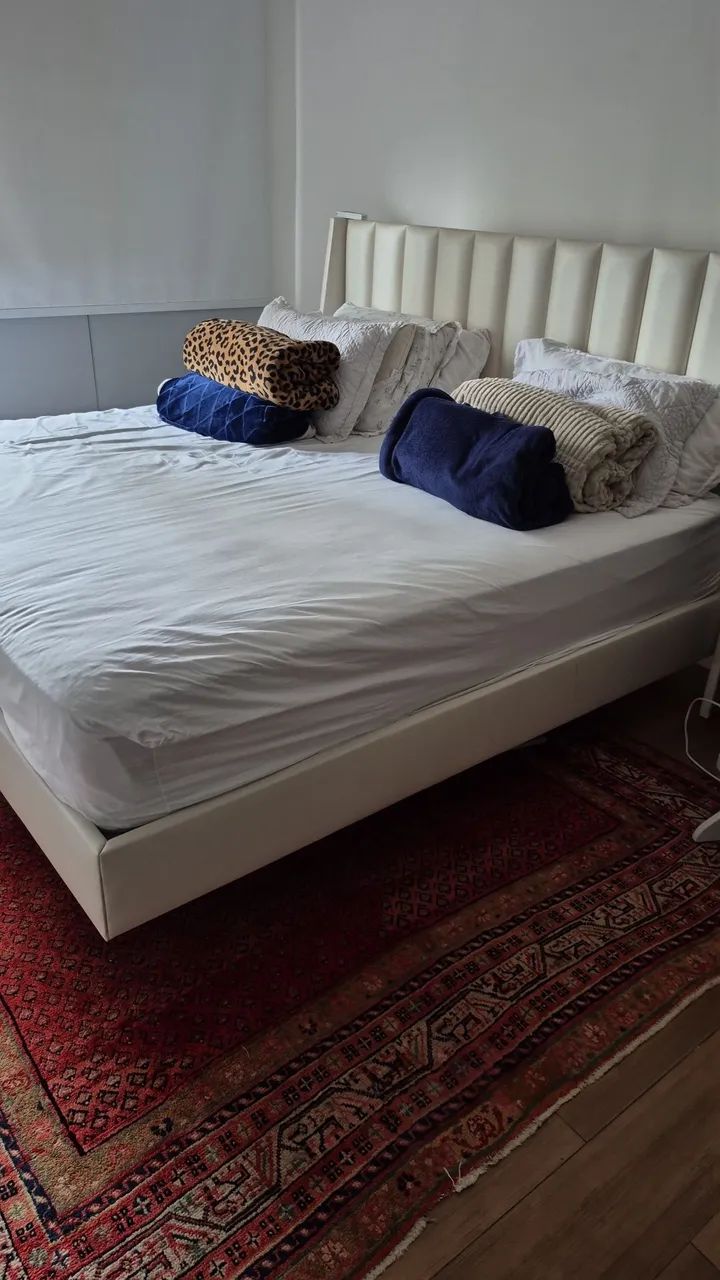 CAMA LAURA + COLCHÃO ECLIPSE GLACIER LÁTEX (KING SIZE AMERICANO)