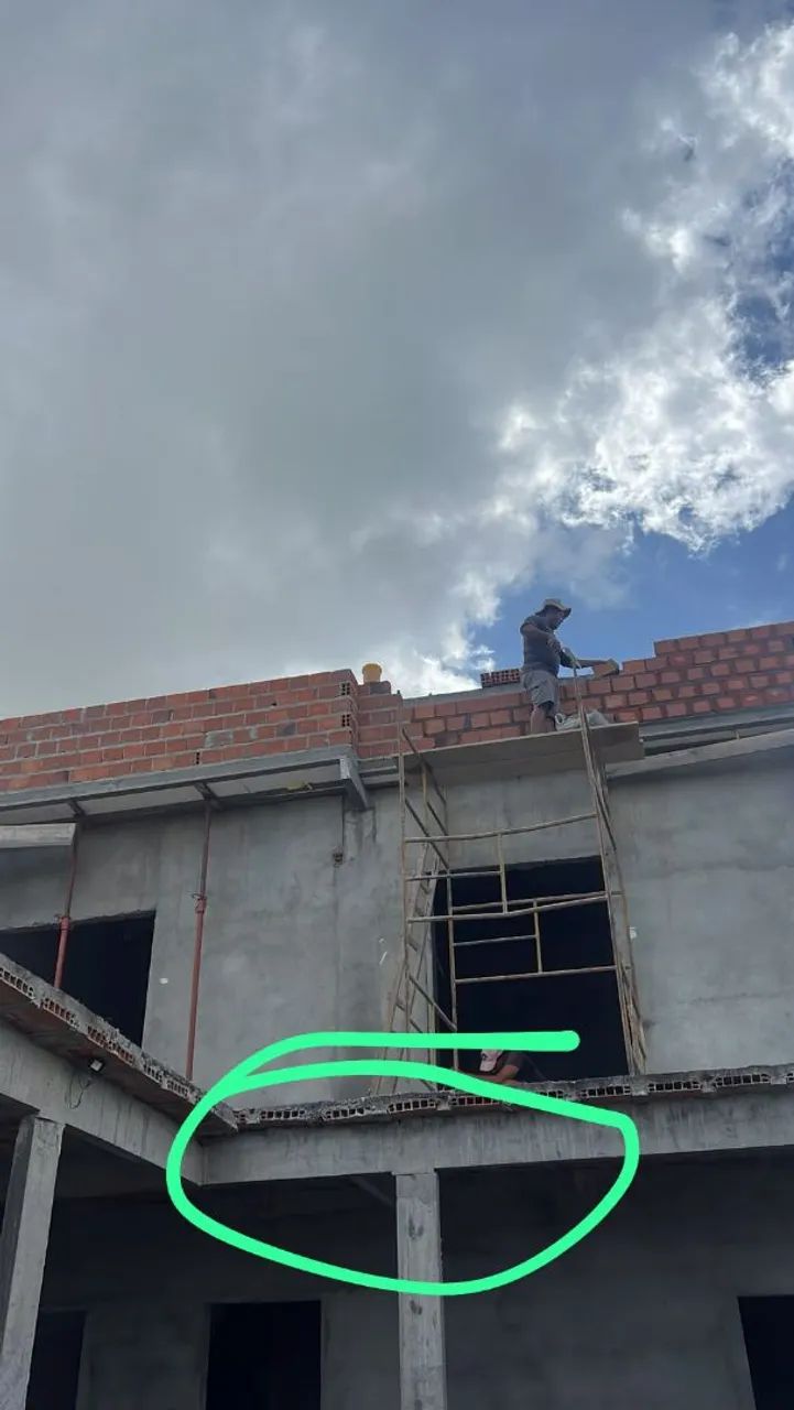 Pedreiro ou empreiteiro 