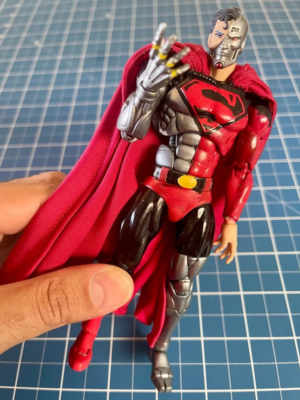 Cyborg Superman - Mafex original / Customizado  - Foto 2