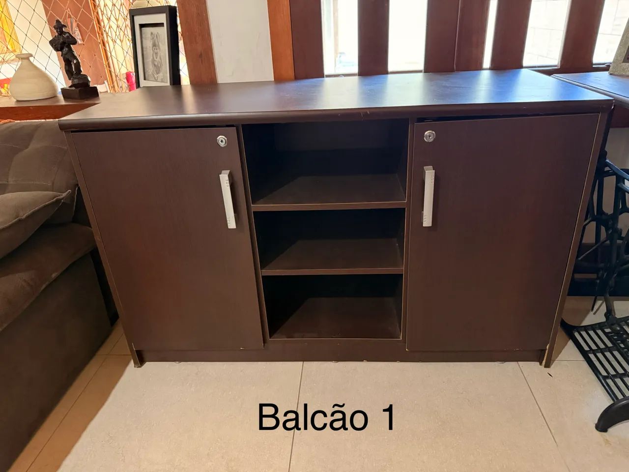 2 balcões de escritório com chave