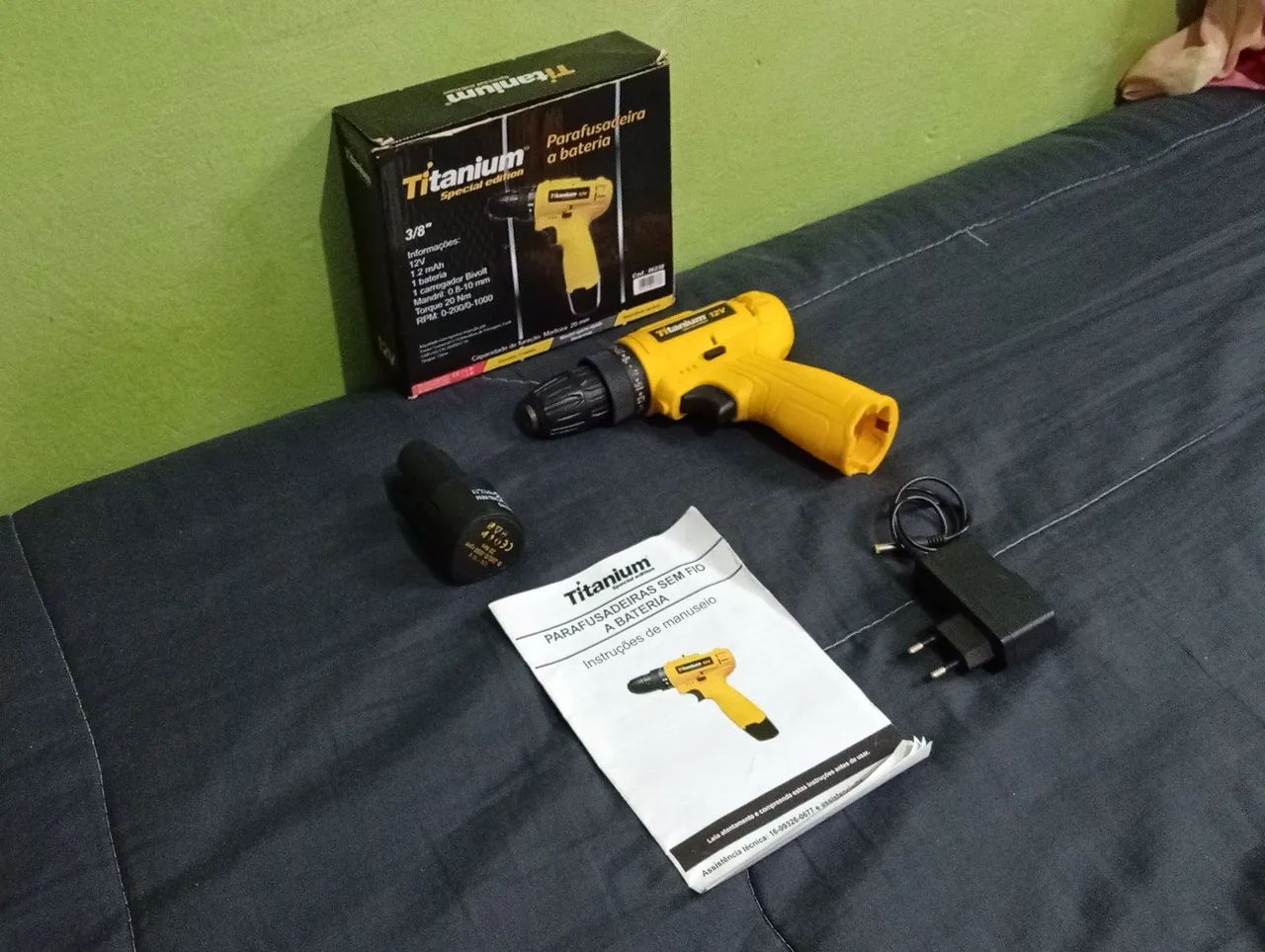 Parafusadeira e furadeira  - Foto 2