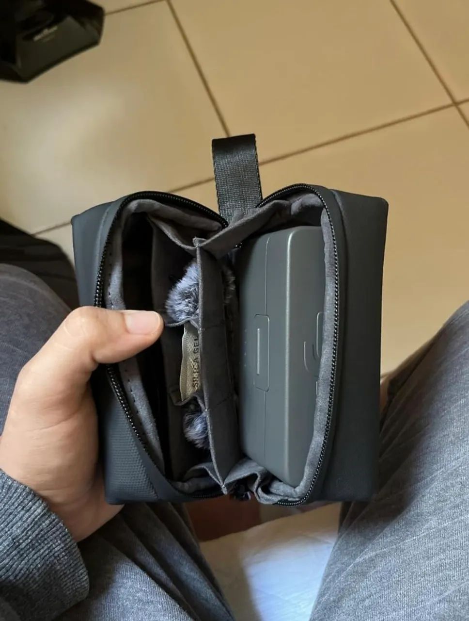 Microfone DJI Mic 2 (2 TX Microfone + 1 RX Receptor + 1 Case de carregamento)  - Foto 2