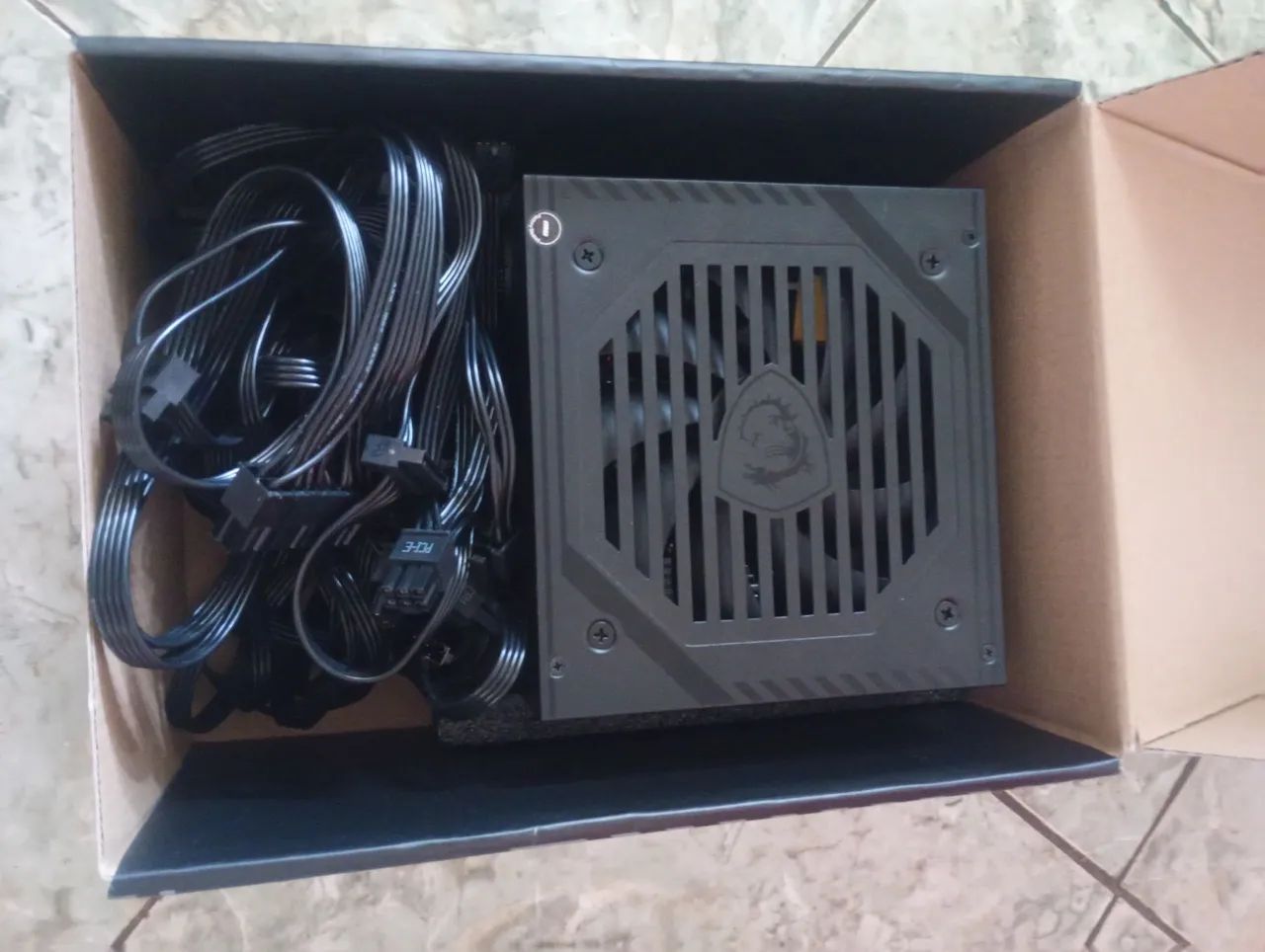 Fonte MSI Mag 600w 80 Plus Bronze Nova! - Foto 2