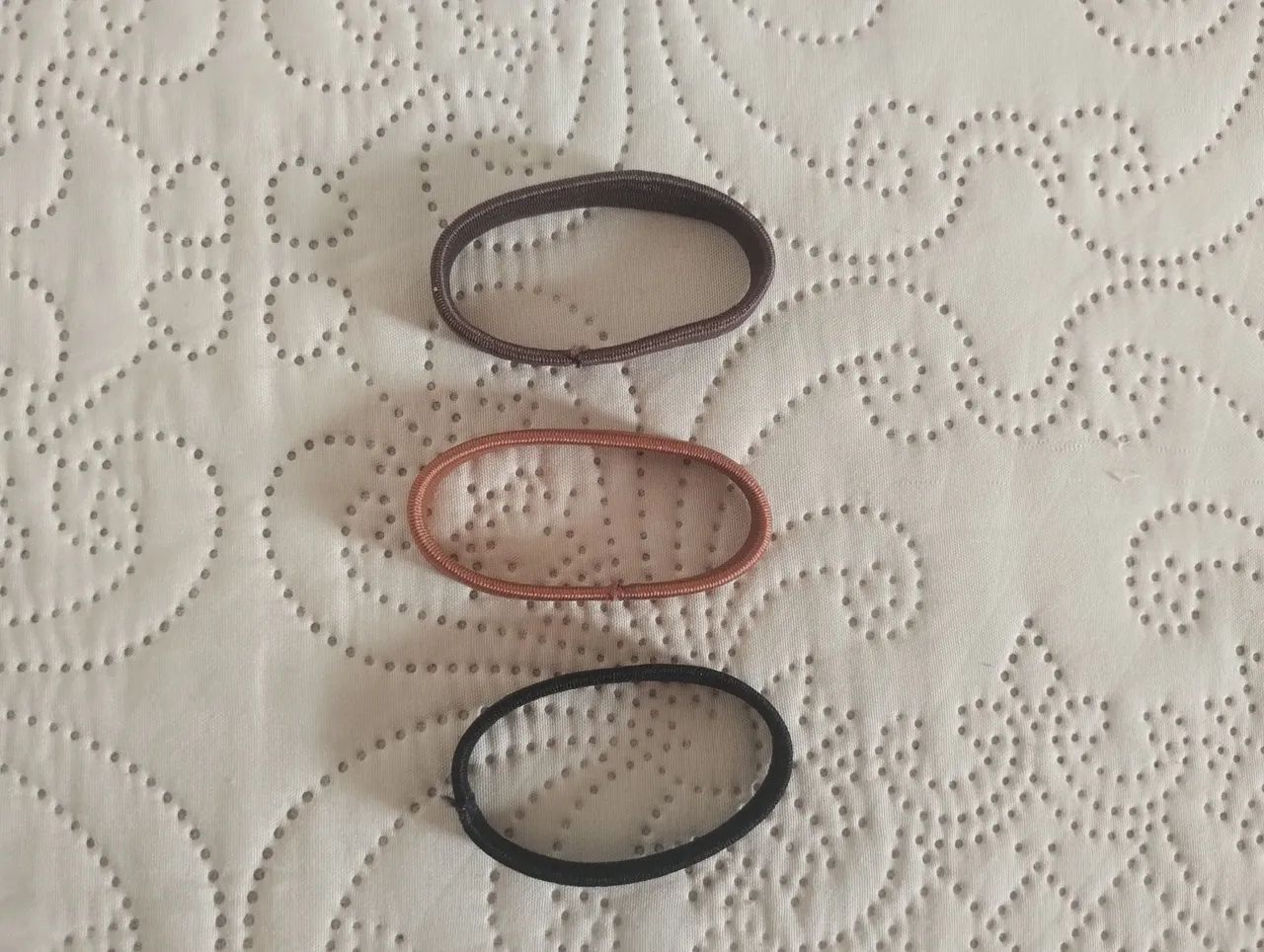 Prendedores de cabelo e brinde: uma faixa de cabelo  - Foto 6
