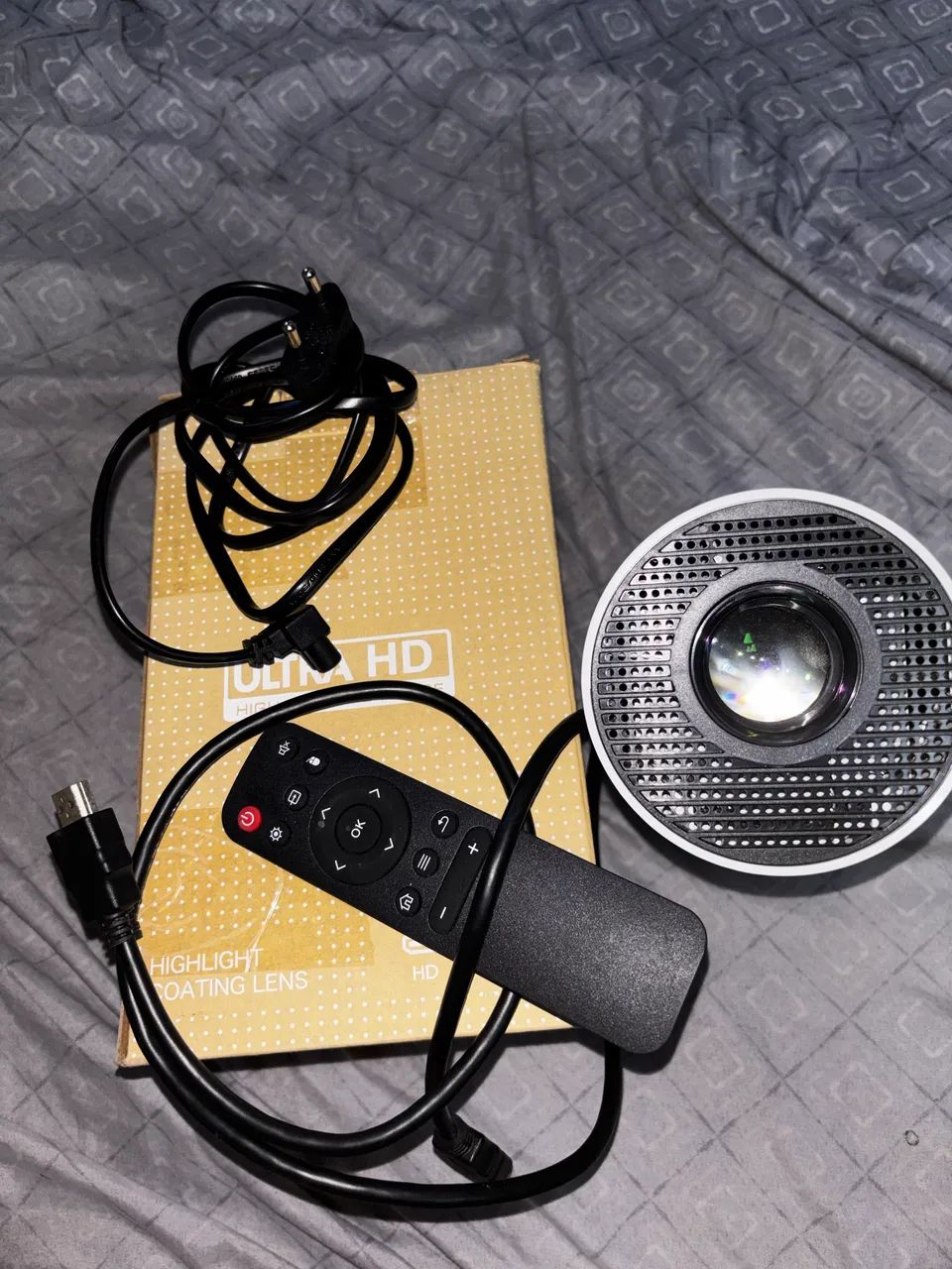 Projetor Ultra HD 4K com High Dynamic Range (HDR) - HDMI, TF e USB - Foto 3