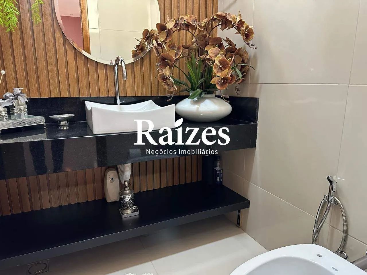 Casa no Novo Mundo em Uberlândia com 5 suítes - Foto 5