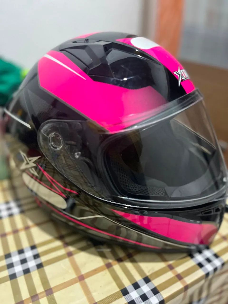 Capacete XTROY Rosa e Preto - Tamanho 60/S - Foto 2