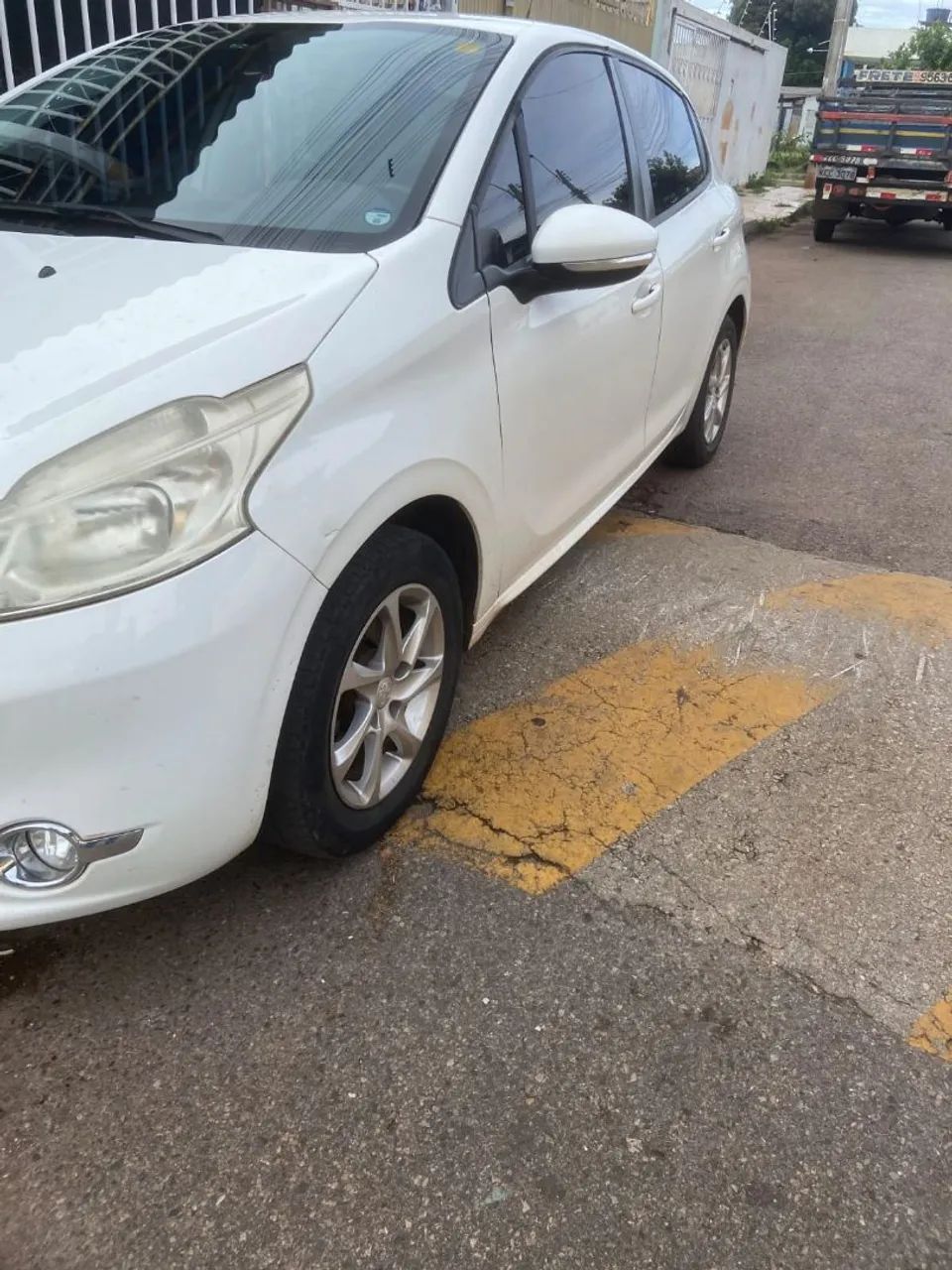 Peugeot 208 ACTIVE 1.6 FLEX 16V 5P AUT. 2015