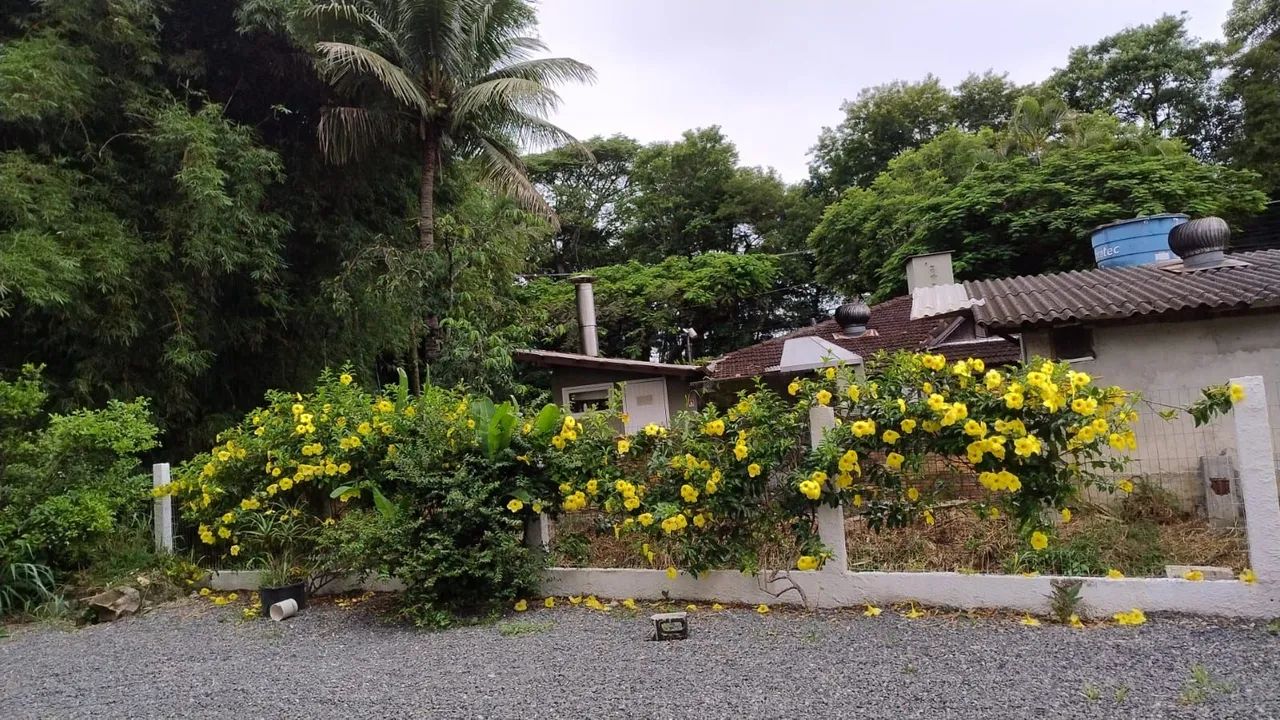 VENDO UM PRÉDIO COM 4 APARTAMENTOS NA LAGOA DA CONCEIÇÃO  - Foto 2