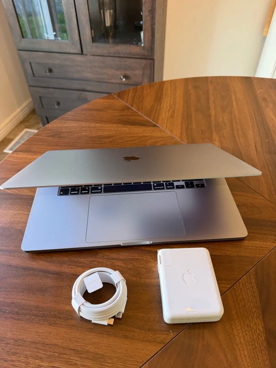 MacBook Pro 16 2019 i9 32GB 1TB SSD 153 Ciclos - Notebooks - Morro
