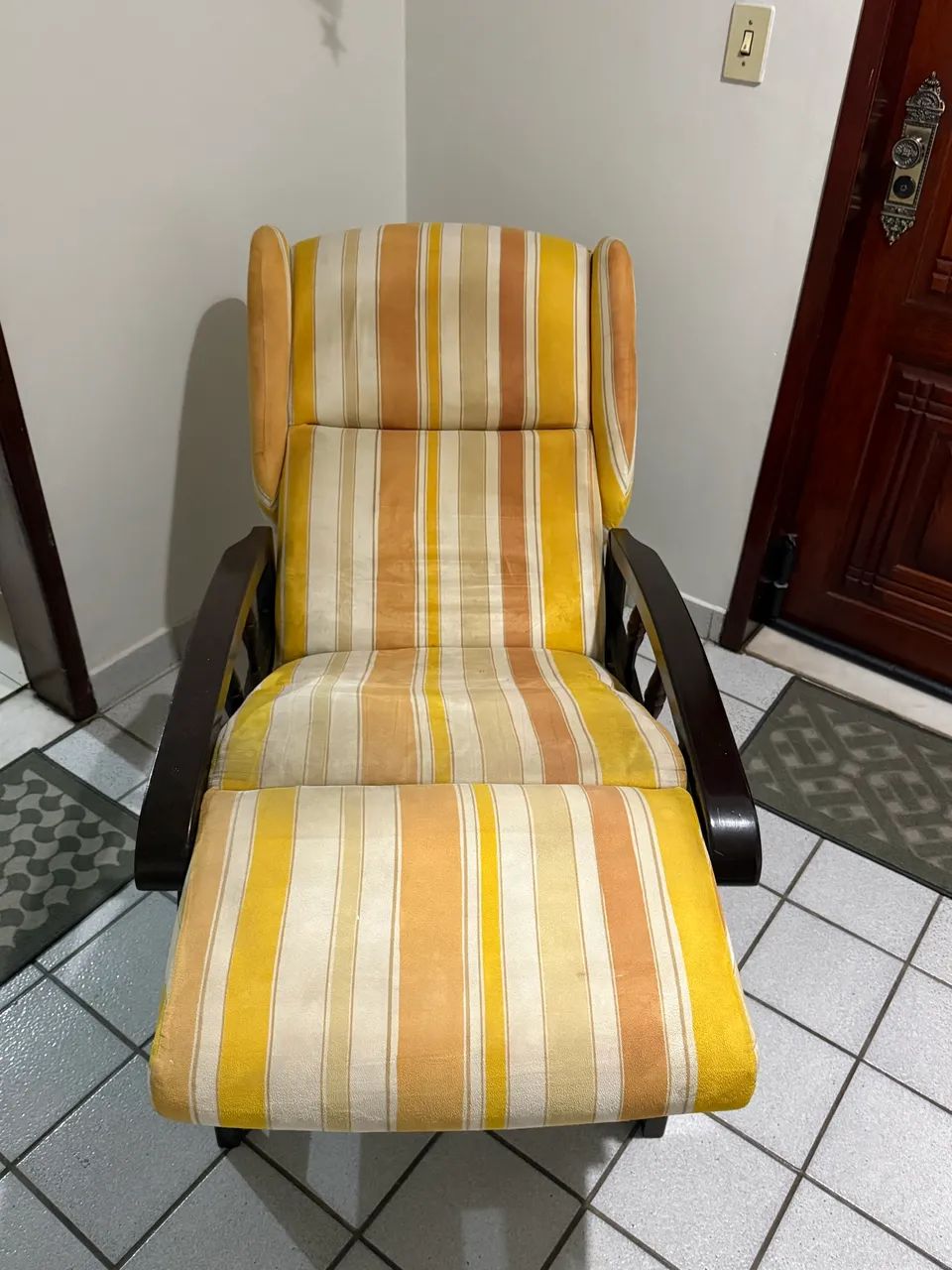 Antiga poltrona reclinável