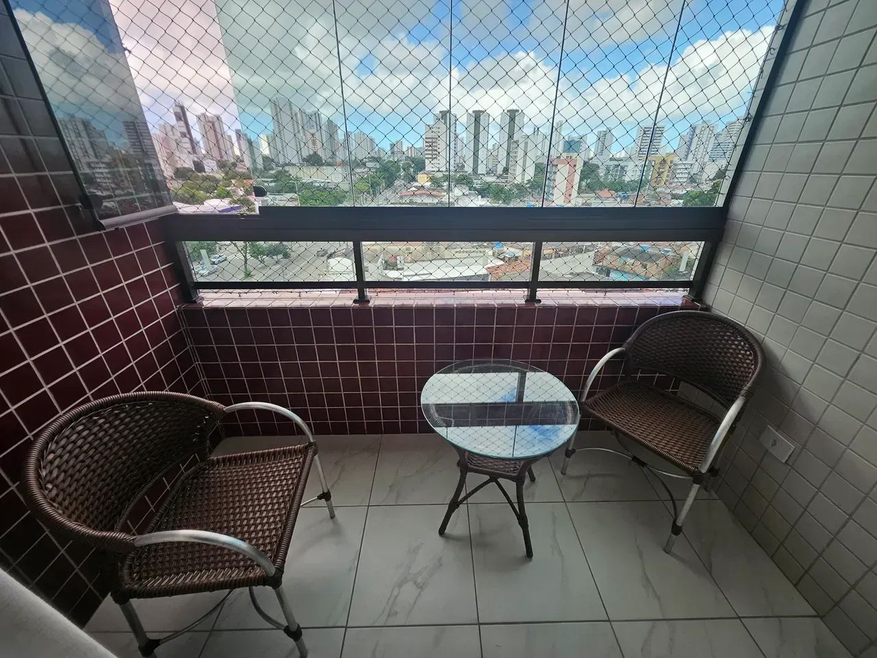 Alugo apt 2 quartos, suíte, mobiliado na madalena