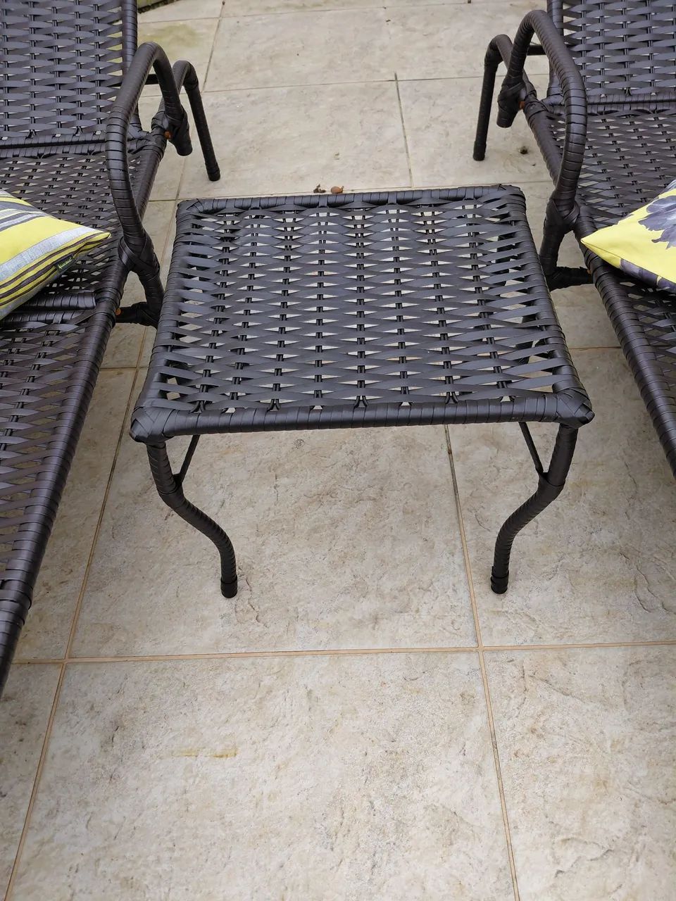 2 Espreguiçadeiras rattan com mesinha - Foto 2