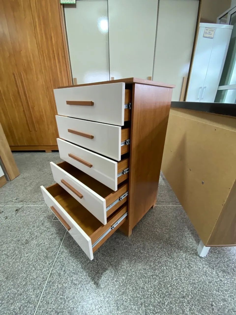 COMODA 5 GAVETAS NOVA A PRONTA ENTREGA - Foto 4