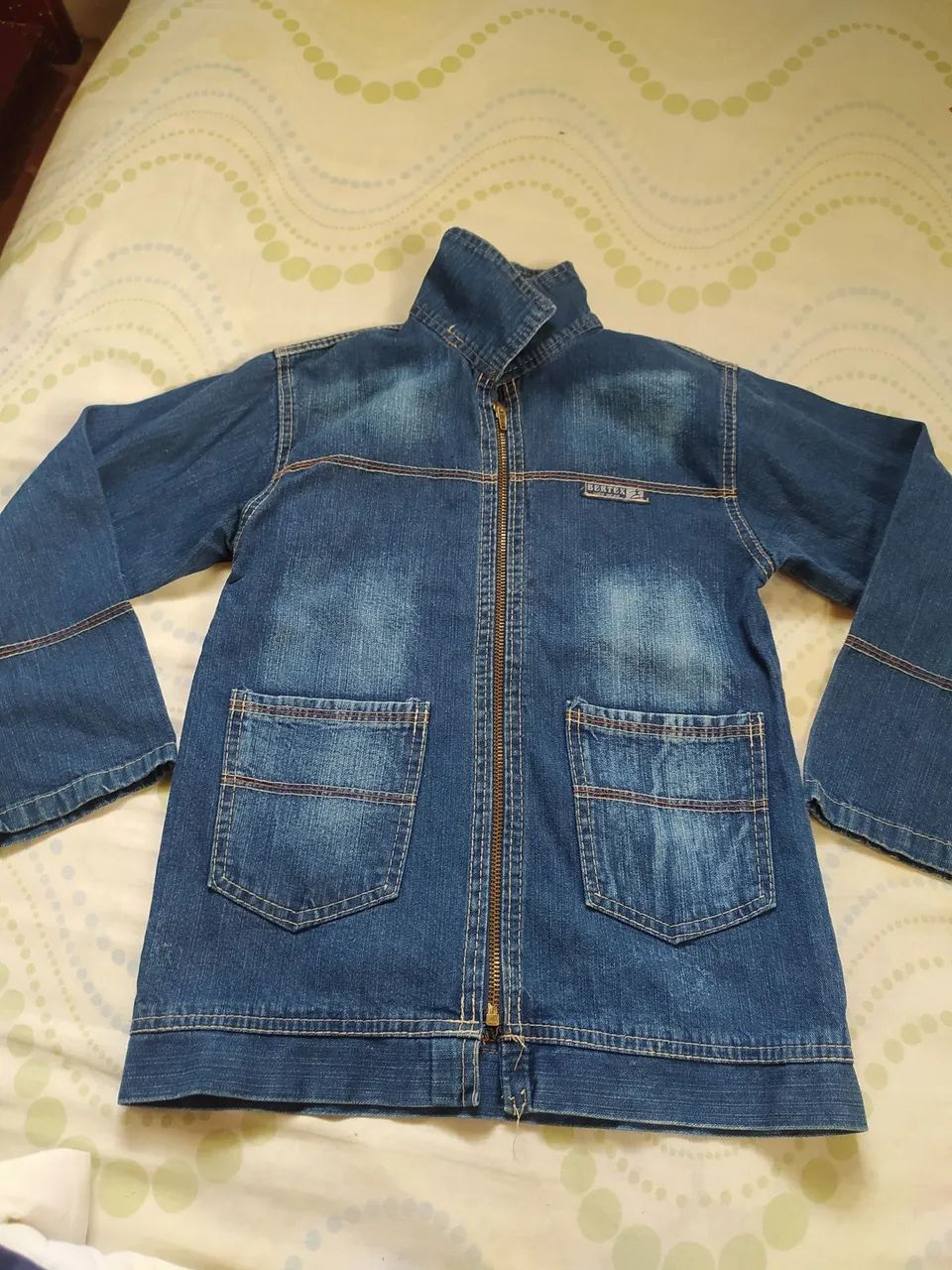 Blusas de crianças números 8 e 10