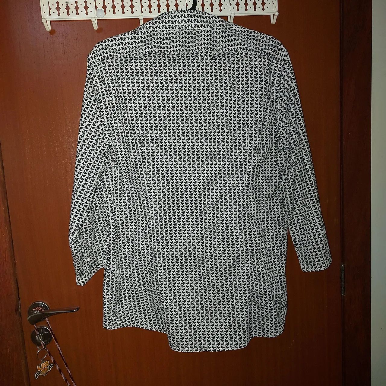 Camisa preta e branca, acinturada, Lês Chemises - Foto 3