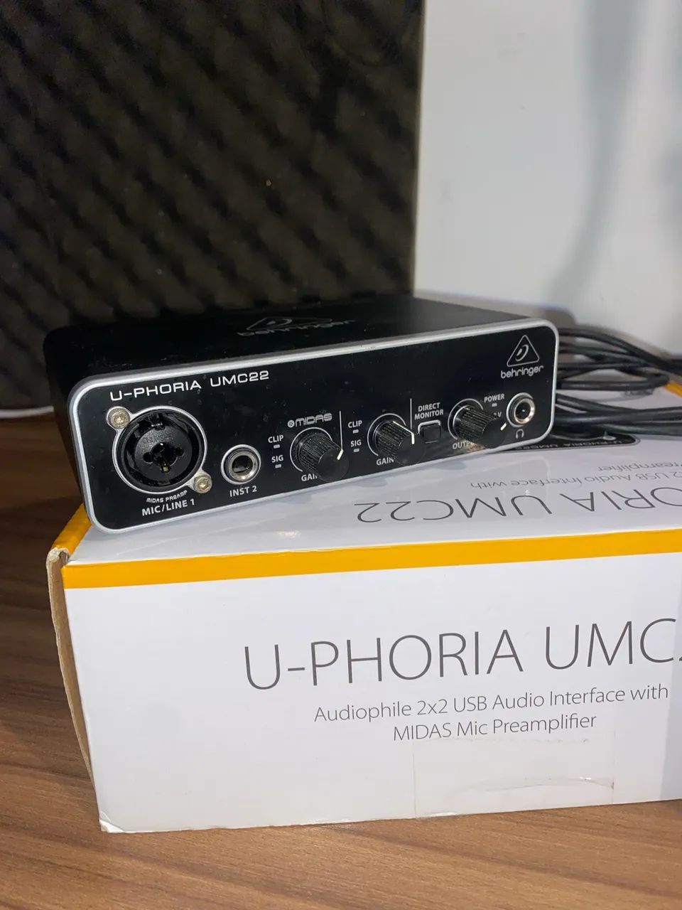 Interface de Áudio Behringer UMC22 - Foto 2