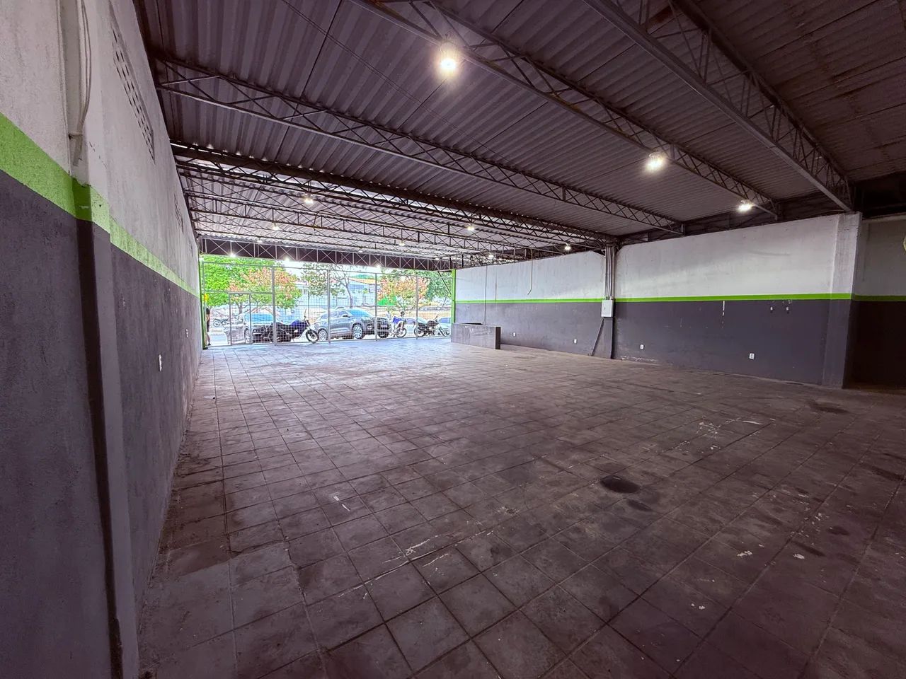Alugo Ponto Comercial na Tancredo Neves - Foto 2