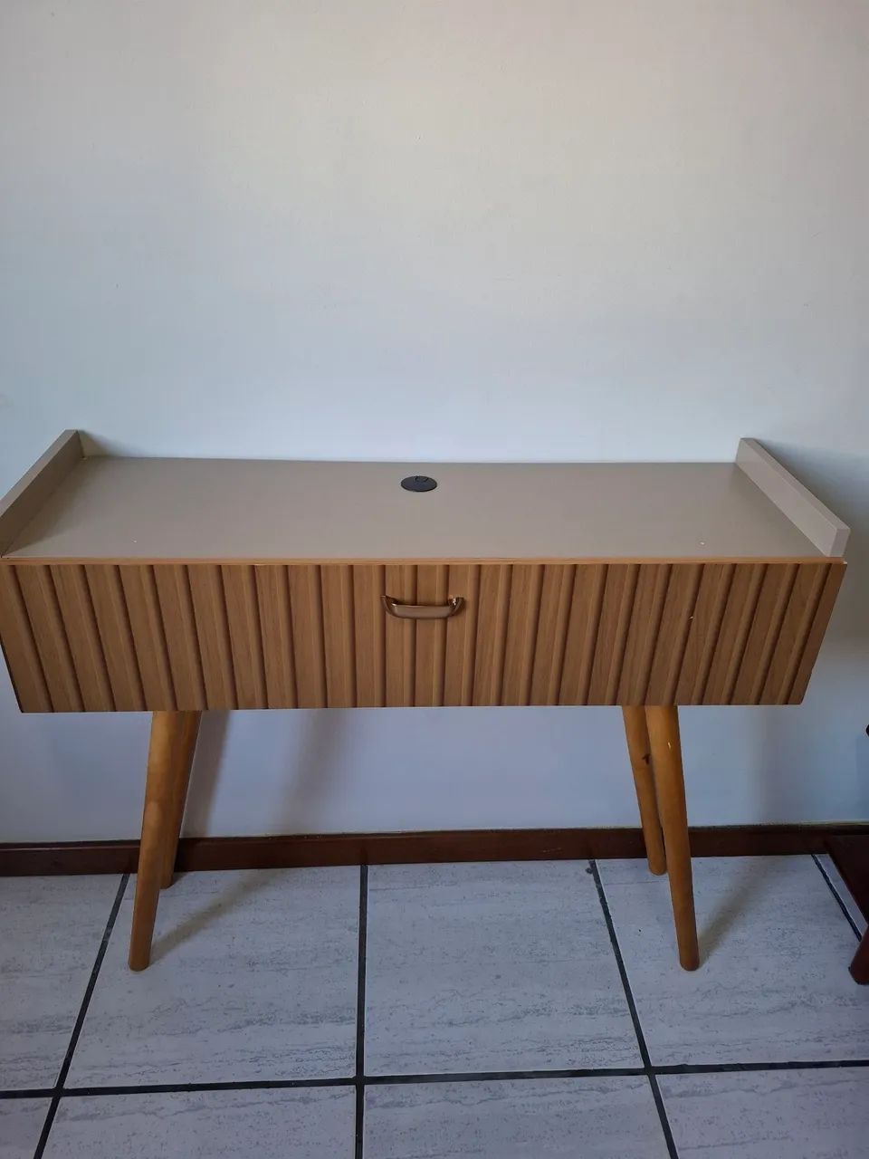 Vendo aparador e mesa de centro 