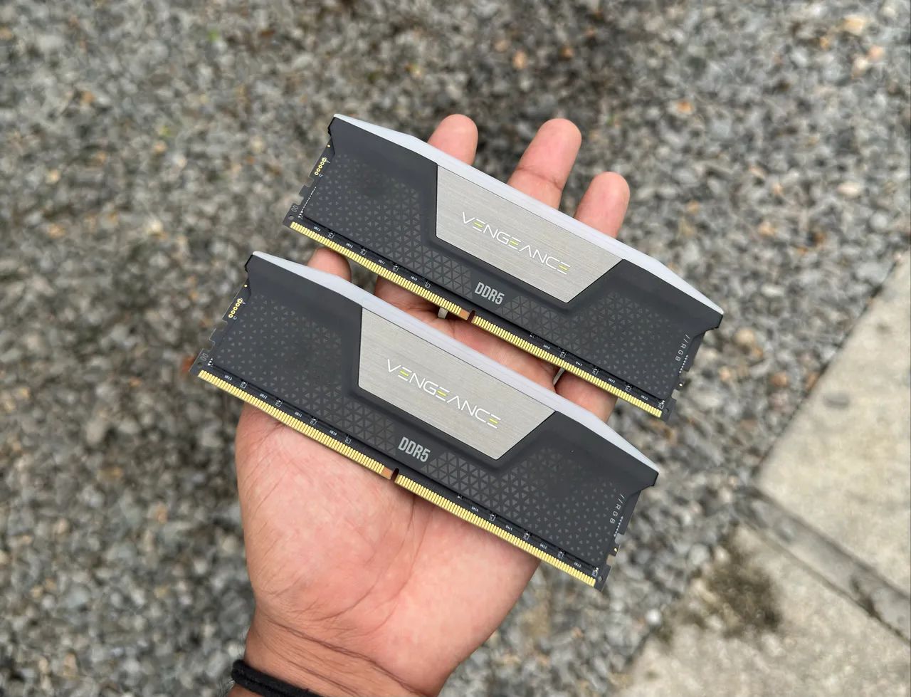 MEMÓRIAS RAM CORSAIR DDR5 RGB 5200MHz 32x2  - Foto 4