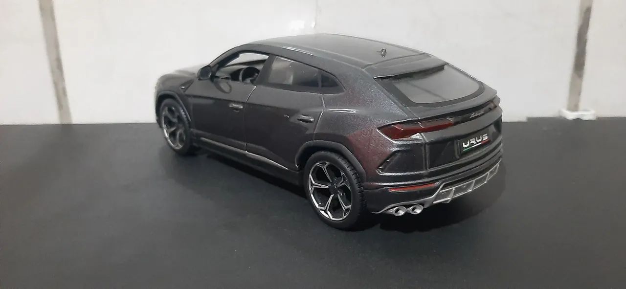 Miniatura Lamborghini Urus 1:24 - Foto 2