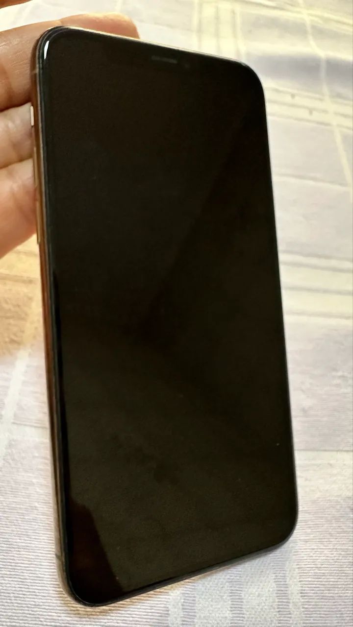 iPhone 11 dourado - Para retirada de peças  - Foto 2