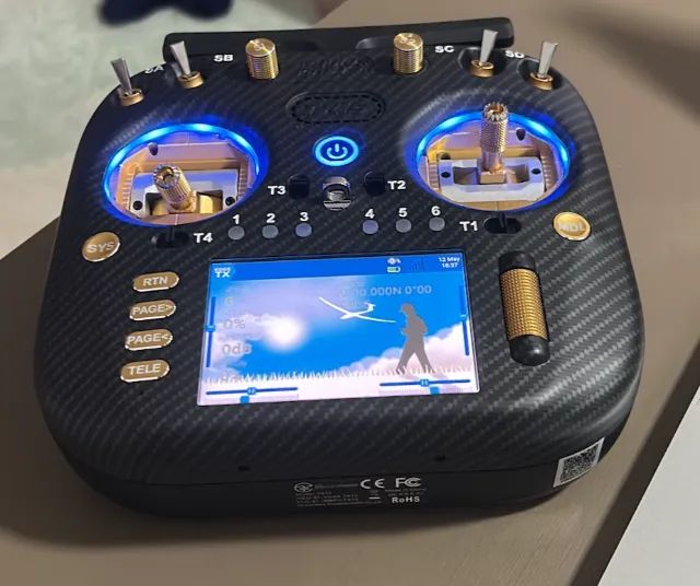 Radiomaster TX15 MAX Dualband Dourado