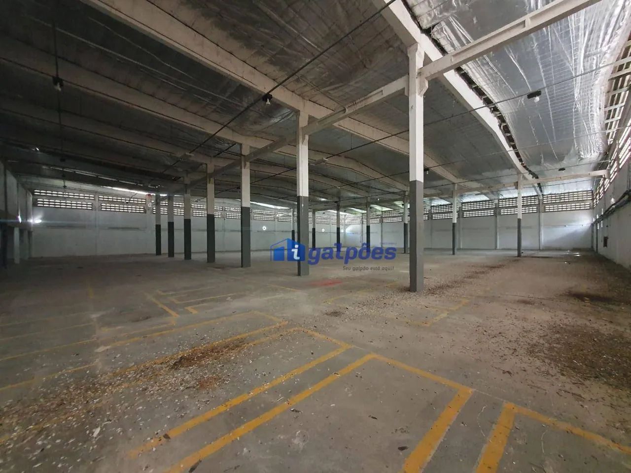 Galpão com 3.200 m² mais área livre dentro do PARQTEL em Recife - PE