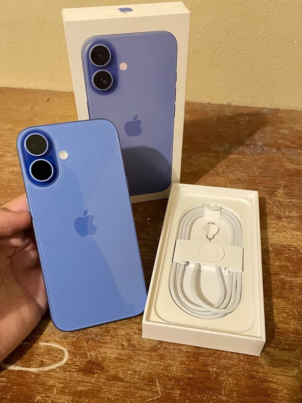 iPhone 16