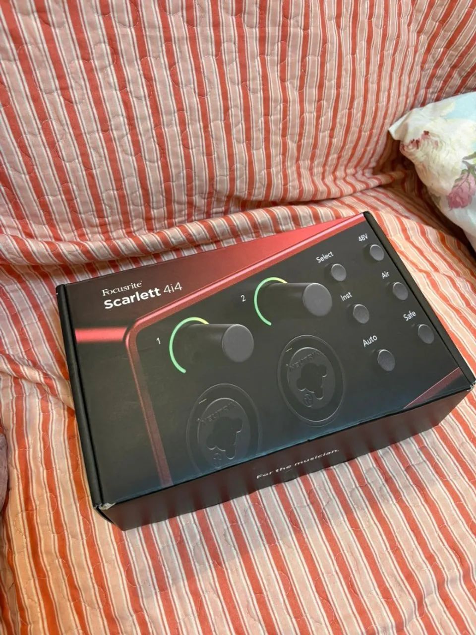 Interface Focusrite 4i4 (4Geração) - Foto 3