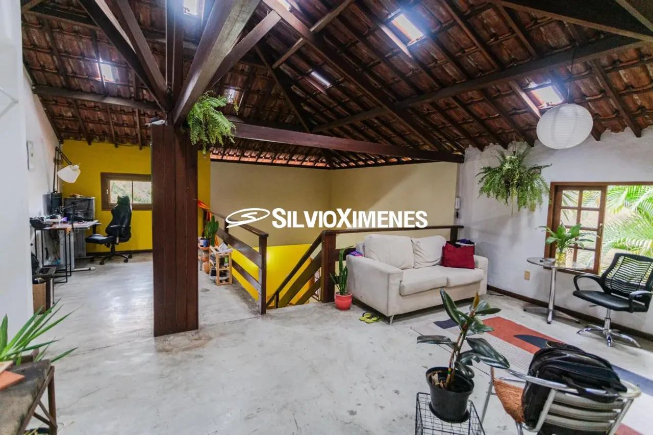 Casa com 8 quartos à Venda, Horto - Belo Horizonte
