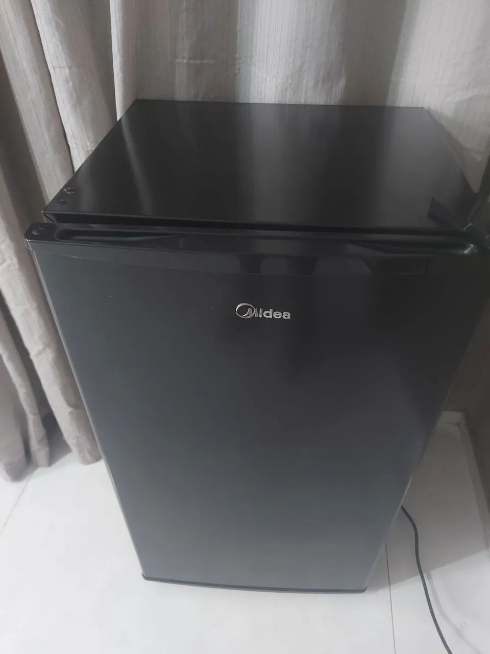 Frigobar preto Midea - Foto 2