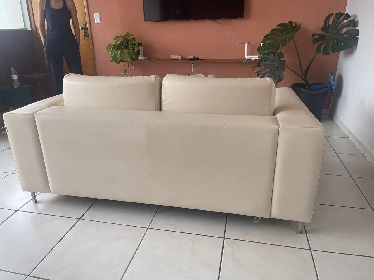 Vendo sofá de couro  - Foto 3