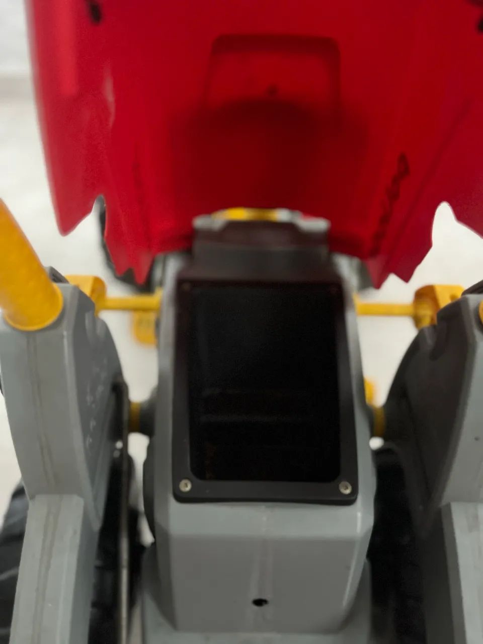 Carrinho trator com pedal e empurrandor  - Foto 4