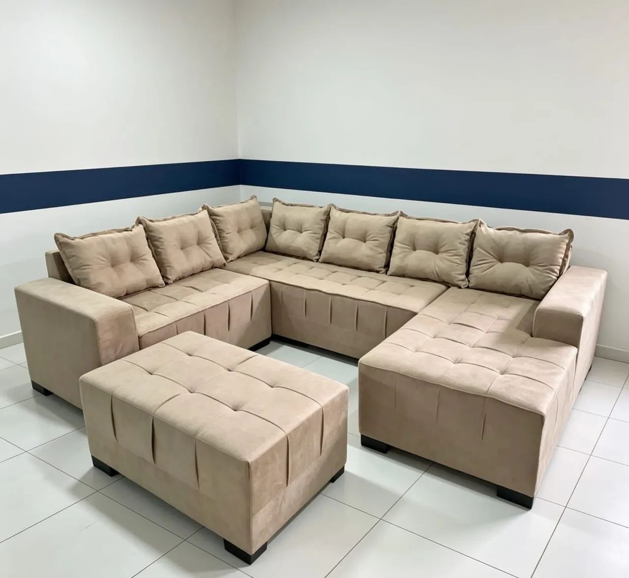 SOFÁ CHAISE COM 7 LUGARES. CONJUNTO COMPLETO 