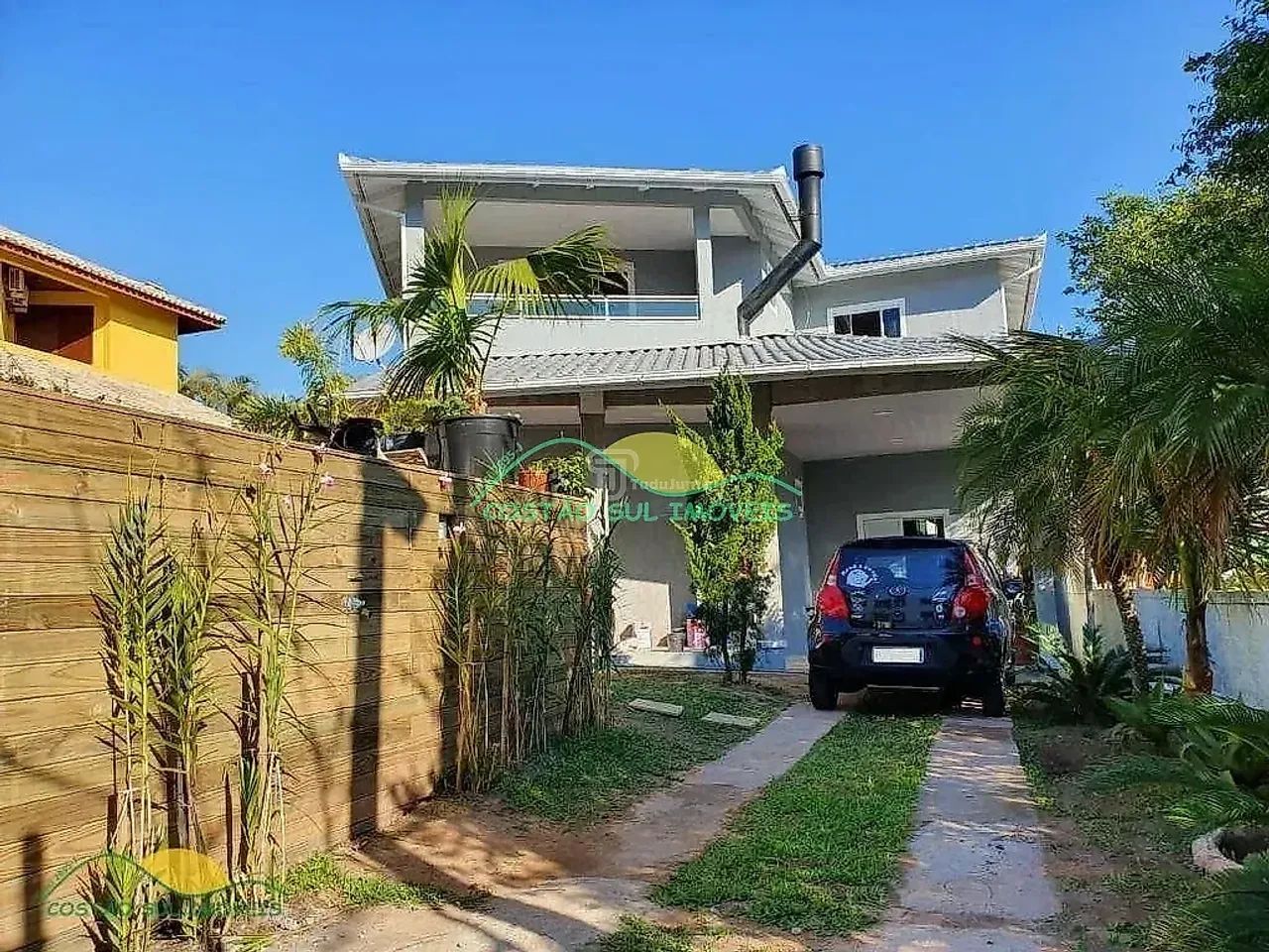 Edificação com 2 casas. Interessante para residir e gerar renda, dista a 390 m da Praia do - Foto 5