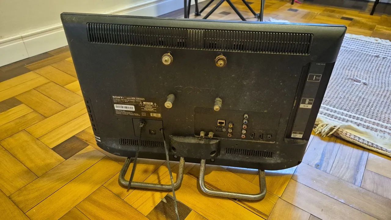 TV antiga e não sei dizer como está de funcionamento. - Foto 2