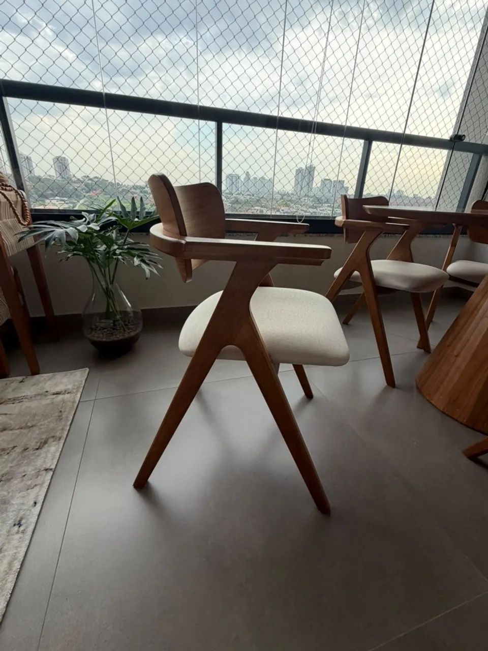 Mesa com cadeiras - Foto 4