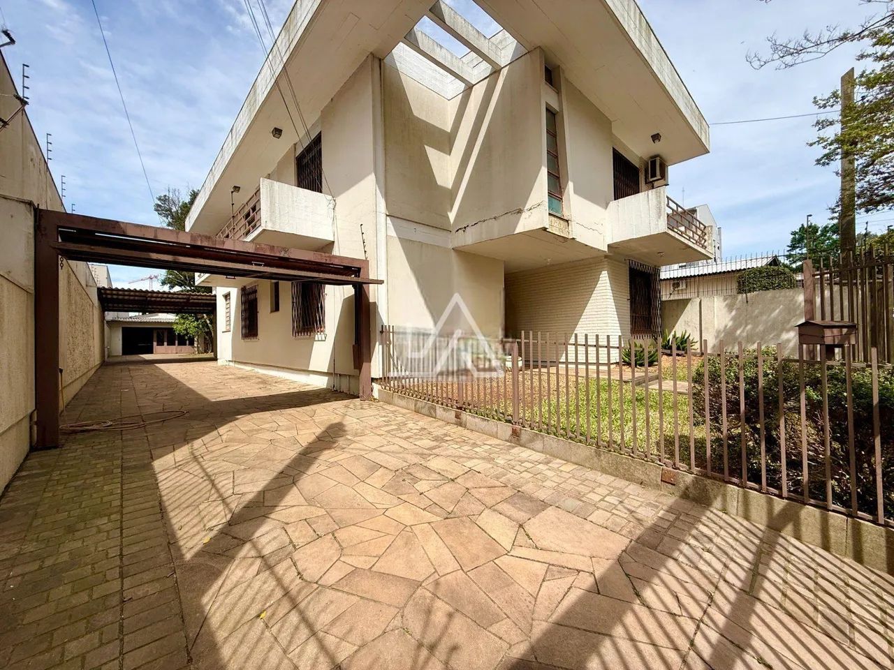 CASA COMERCIAL COM 5 DORMITÓRIOS