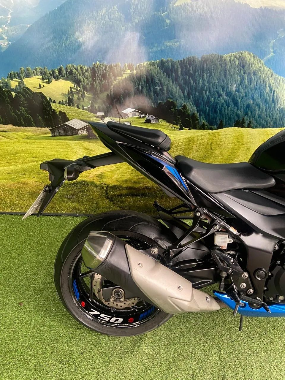 GSX-S 750 - Foto 3